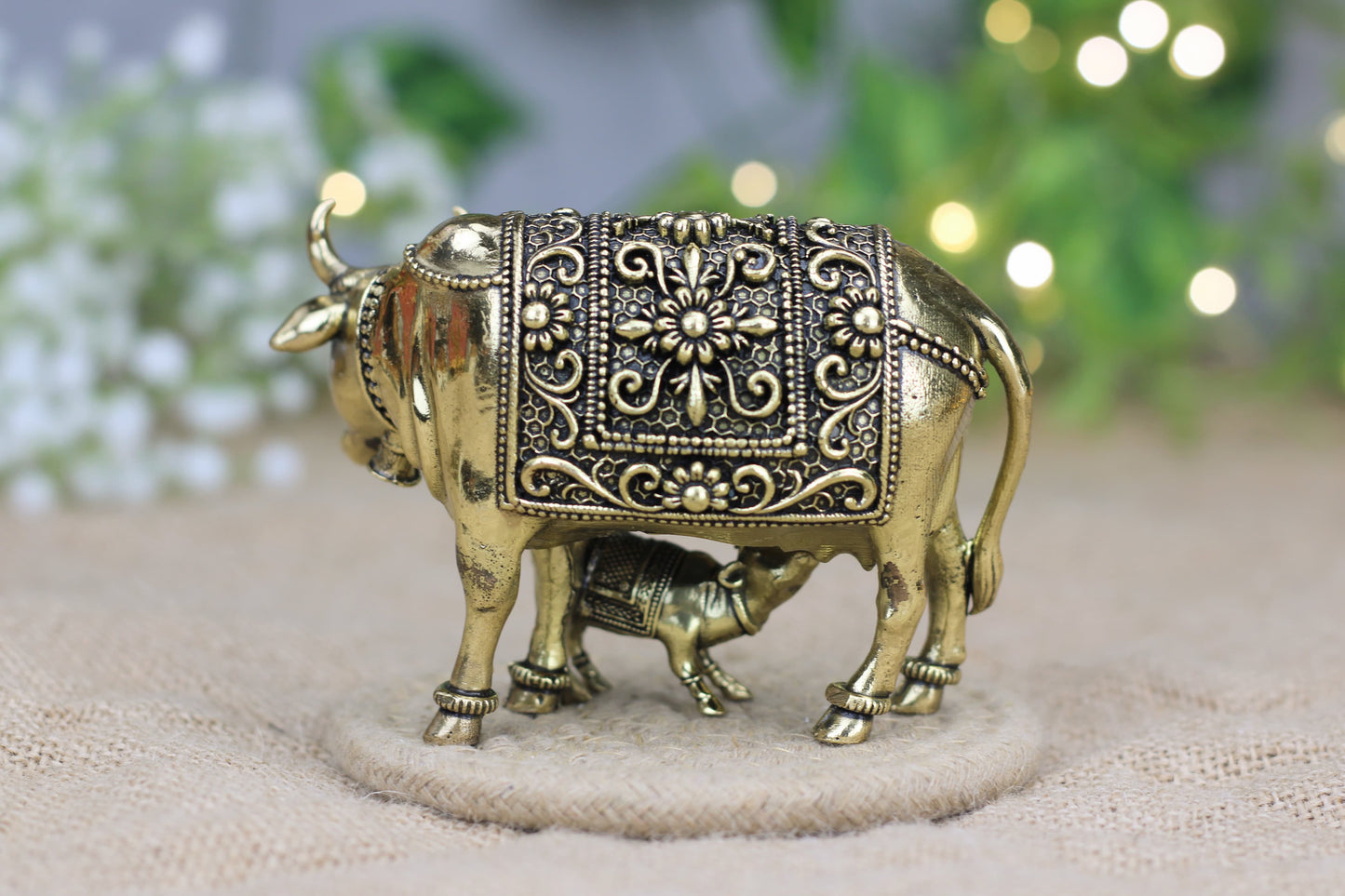 Premium Kamdhenu Brass Cow & Calf Idol – Symbol of Nurture & Prosperity | Small & Medium Sizes