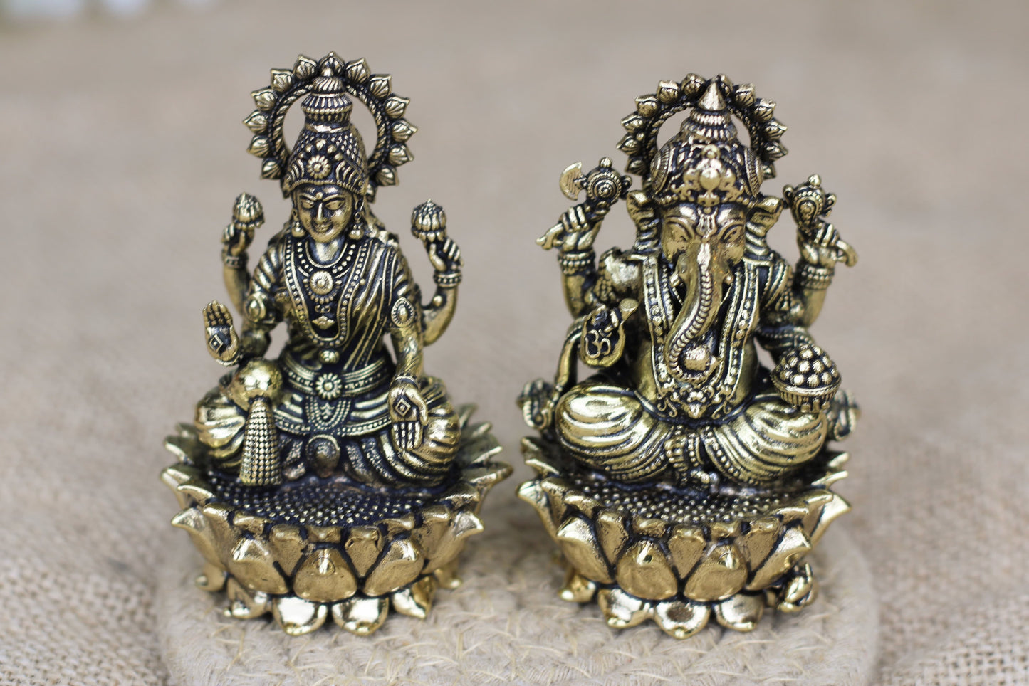 Handcrafted Brass Lakshmi Ganesh Idol Set – Prosperity & Auspicious Beginnings (2 Sizes)
