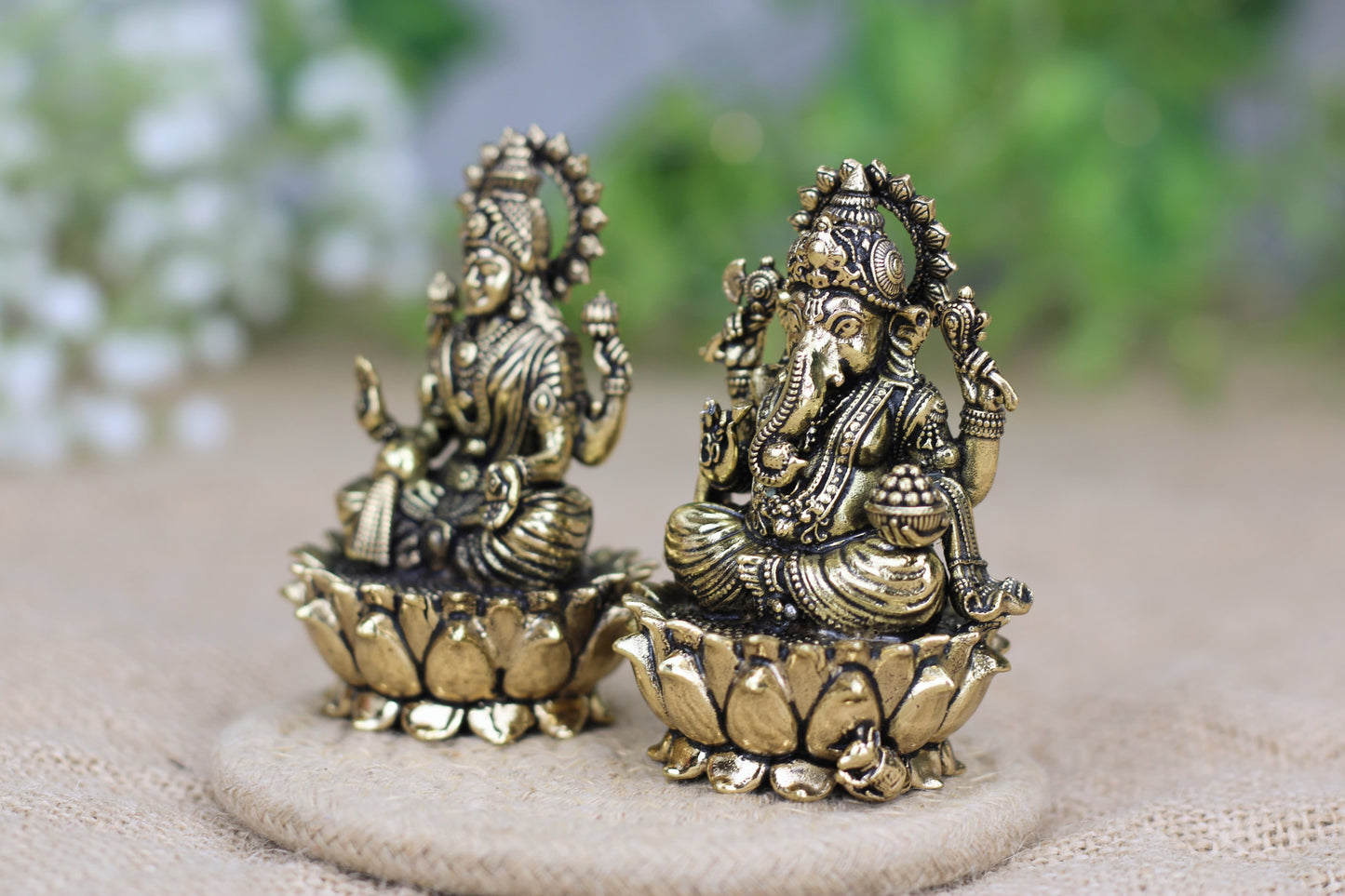 Handcrafted Brass Lakshmi Ganesh Idol Set – Prosperity & Auspicious Beginnings (2 Sizes)