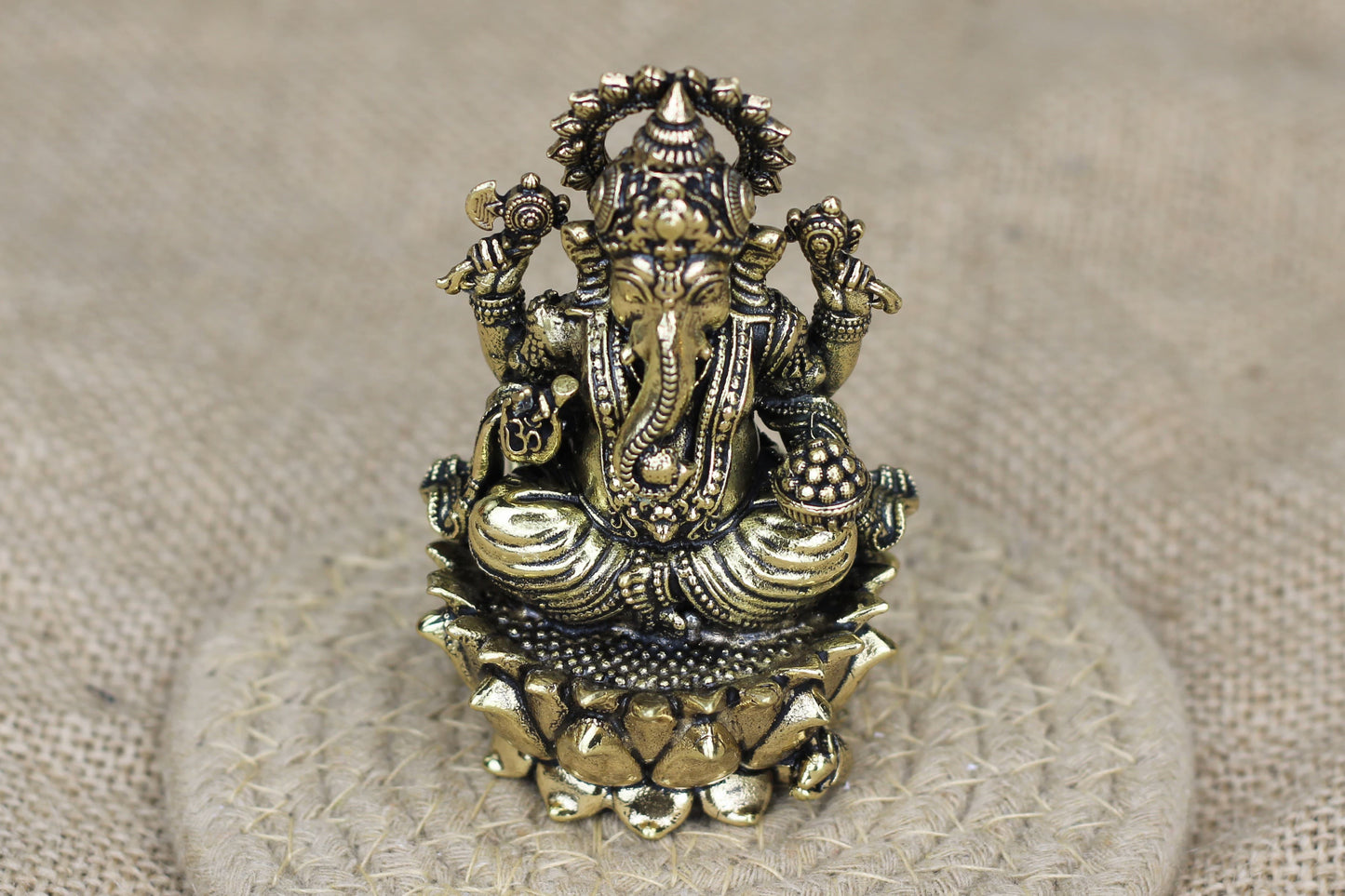 Premium Brass Lord Ganesha Idol – Handcrafted in India (Available in 2 Sizes)