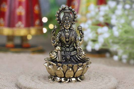 Premium Brass Sitting Lakshmi Idol – Antique Finish | Handcrafted for Puja & Décor (Small & Medium)