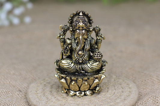 Premium Brass Lord Ganesha Idol – Handcrafted in India (Available in 2 Sizes)